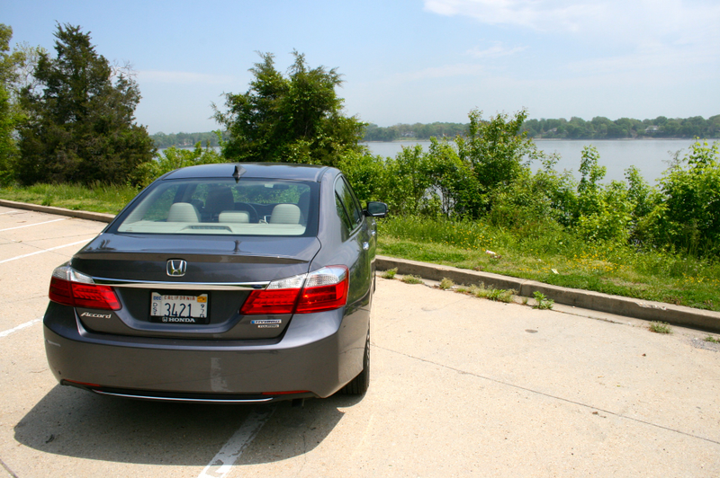 Illustration for article titled 2014 Honda Accord Hybrid: The Jalopnik Review
